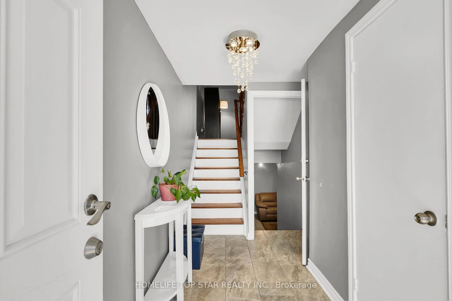 Photo 5 of Unit 33, 452 Silverstone Drive, Etobicoke, West Humber-Clairville — HOMEH