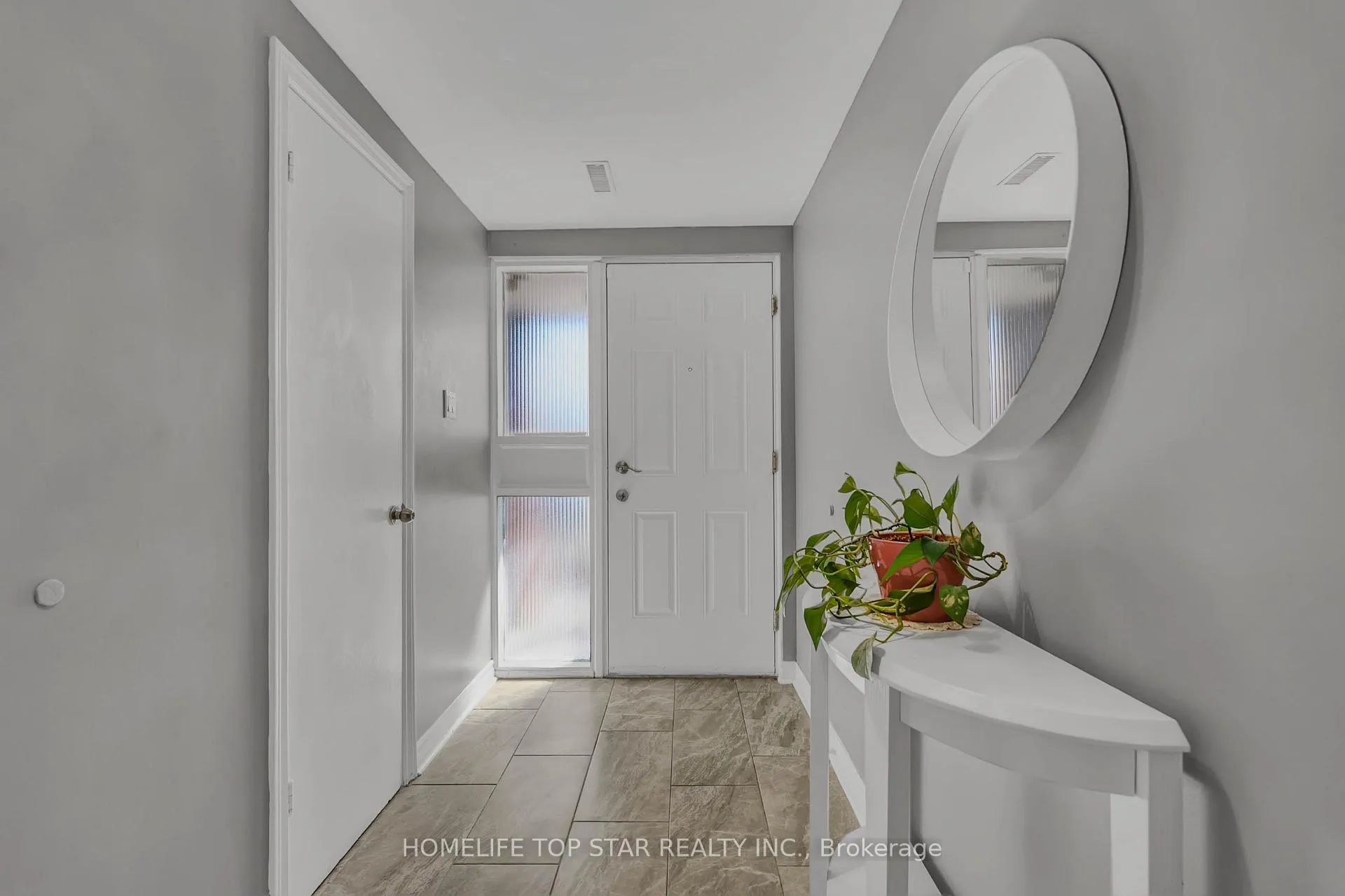 Photo 6 of Unit 33, 452 Silverstone Drive, Etobicoke, West Humber-Clairville — HOMEH
