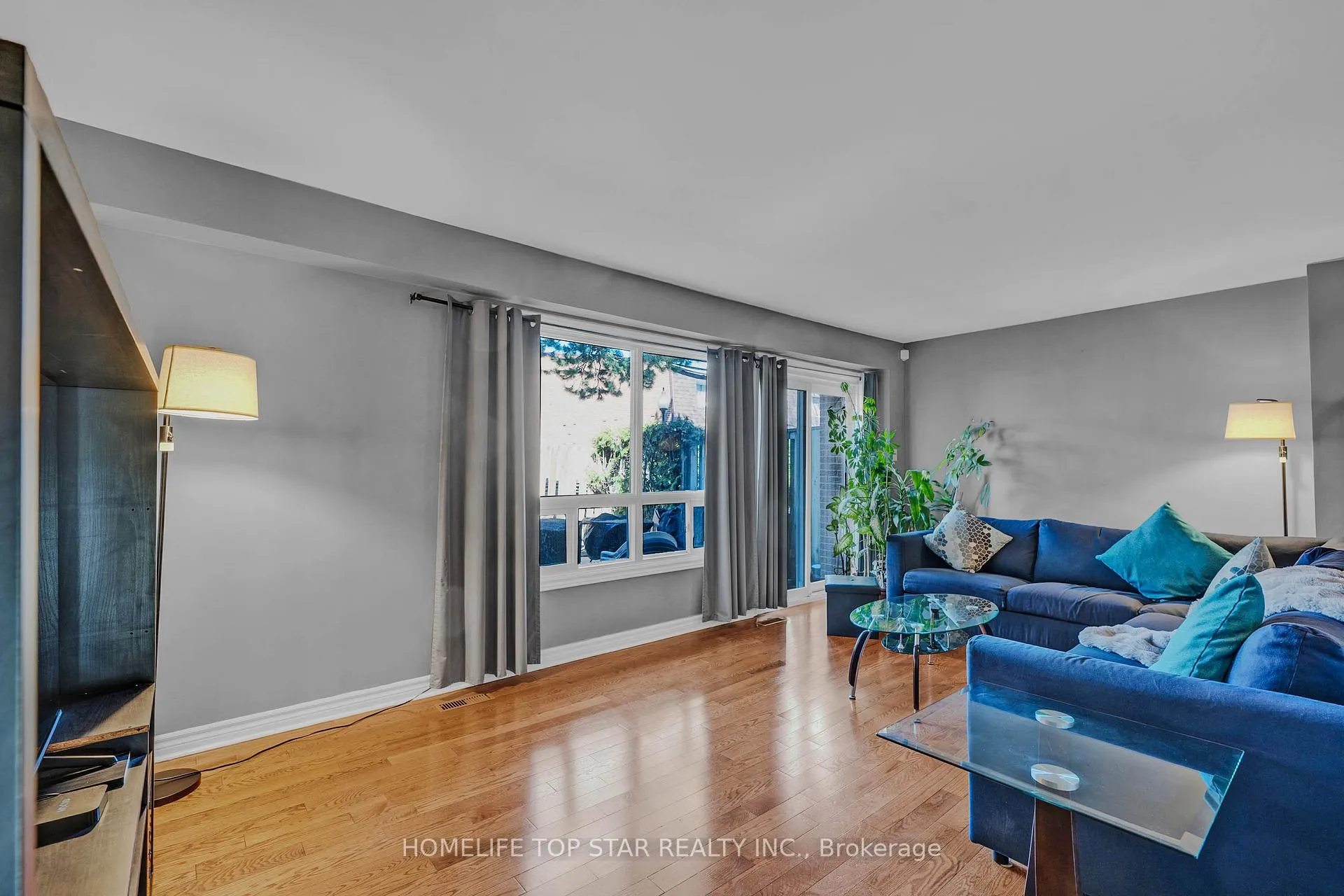 Photo 7 of Unit 33, 452 Silverstone Drive, Etobicoke, West Humber-Clairville — HOMEH