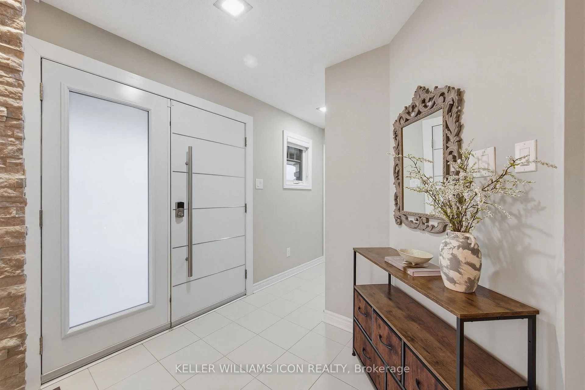 Photo 4 of 718 Breakstone Road, Ottawa, Barrhaven - Half Moon Bay — HOMEH