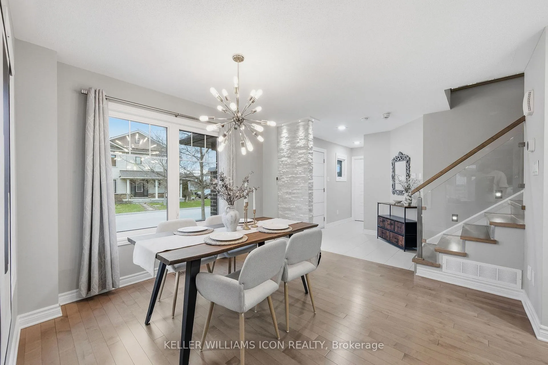 Photo 7 of 718 Breakstone Road, Ottawa, Barrhaven - Half Moon Bay — HOMEH