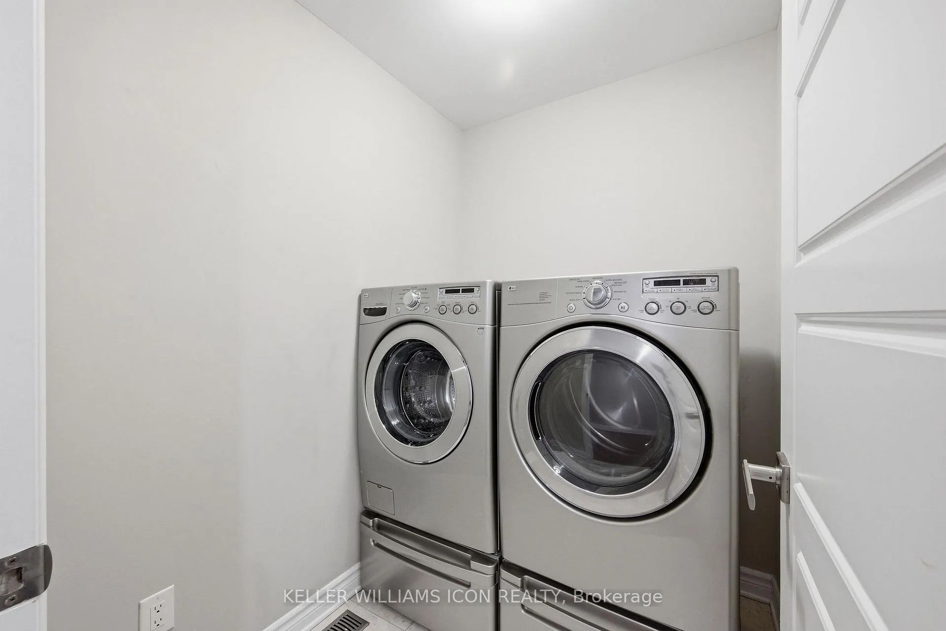 Photo 22 of 718 Breakstone Road, Ottawa, Barrhaven - Half Moon Bay — HOMEH