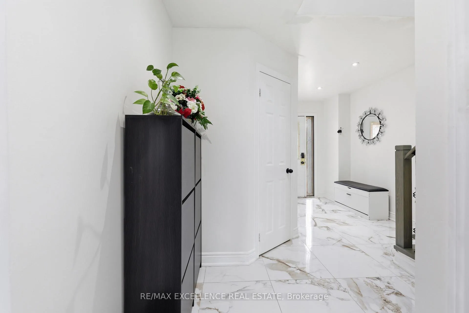 Photo 4 of 86 Trewartha Crescent, Brampton, Heart Lake West — HOMEH