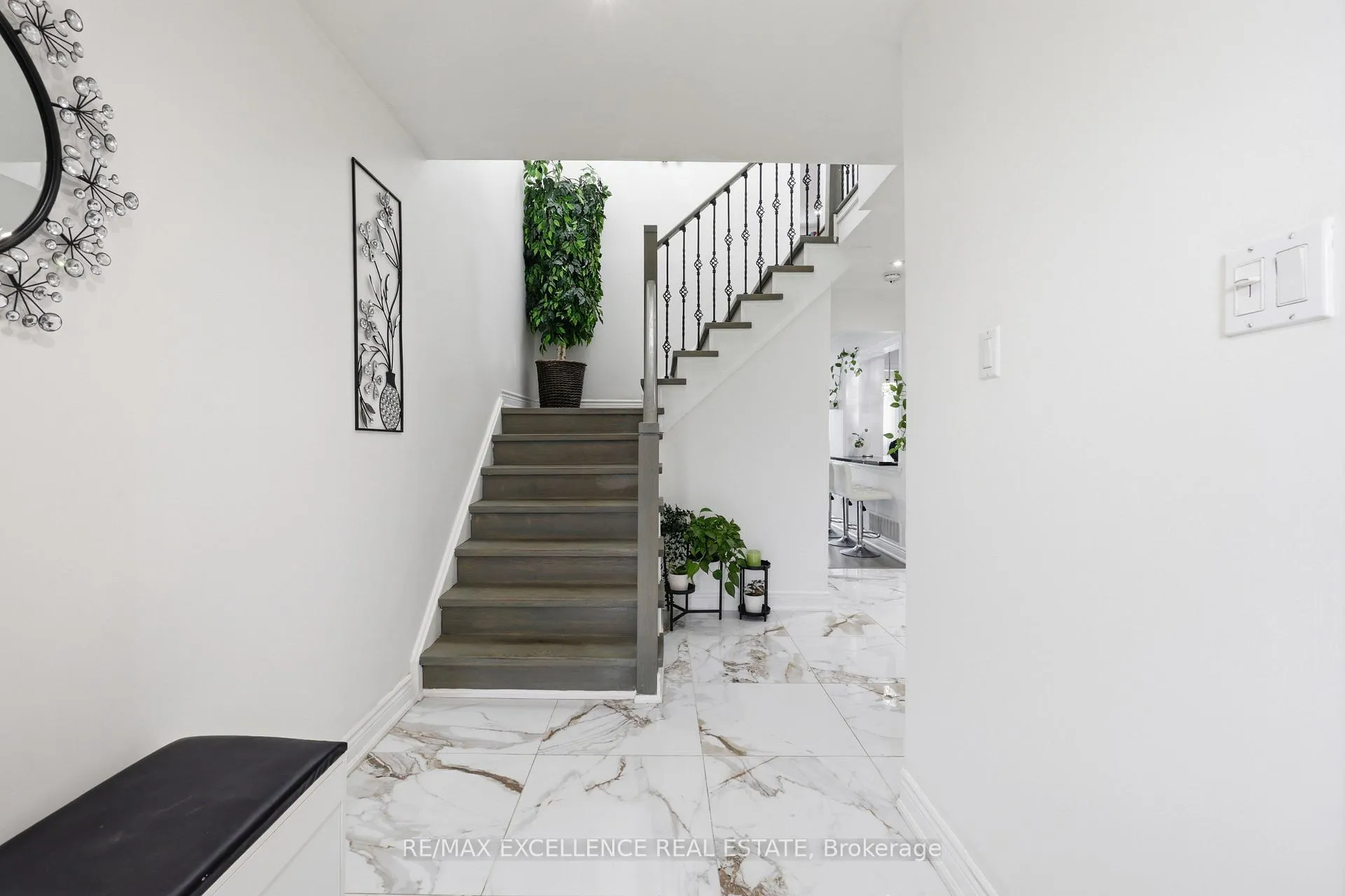 Photo 5 of 86 Trewartha Crescent, Brampton, Heart Lake West — HOMEH