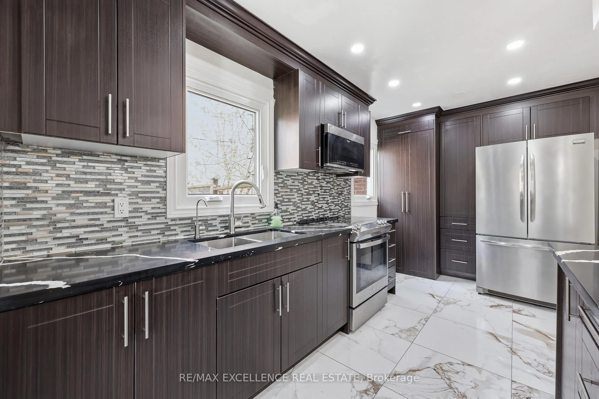Photo 12 of 86 Trewartha Crescent, Brampton, Heart Lake West — HOMEH