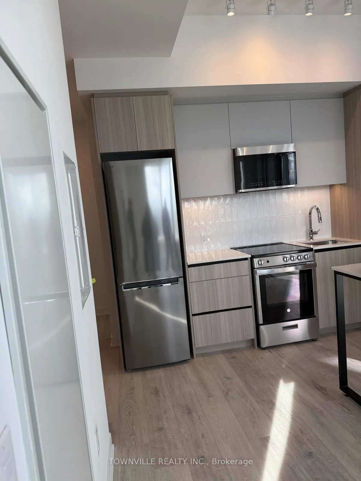 Photo 6 of Unit 1105, 10 All Nations Drive, Brampton, Northwest Brampton — HOMEH