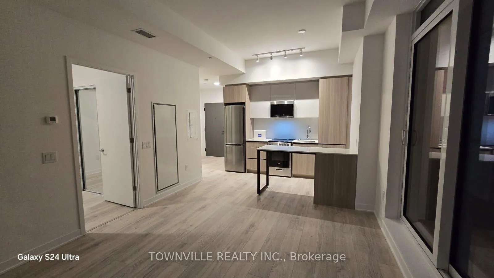 Photo 8 of Unit 1105, 10 All Nations Drive, Brampton, Northwest Brampton — HOMEH