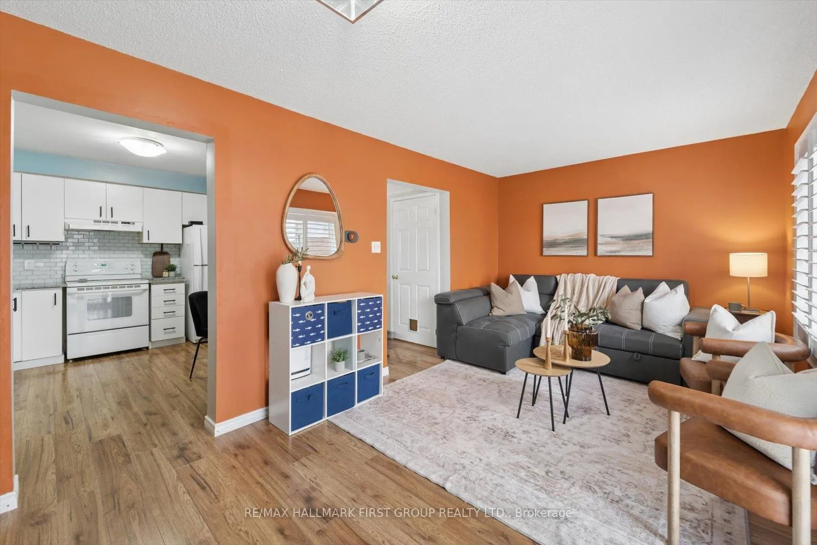 Photo 5 of 95 Vail Meadows Crescent, Clarington, Bowmanville — HOMEH