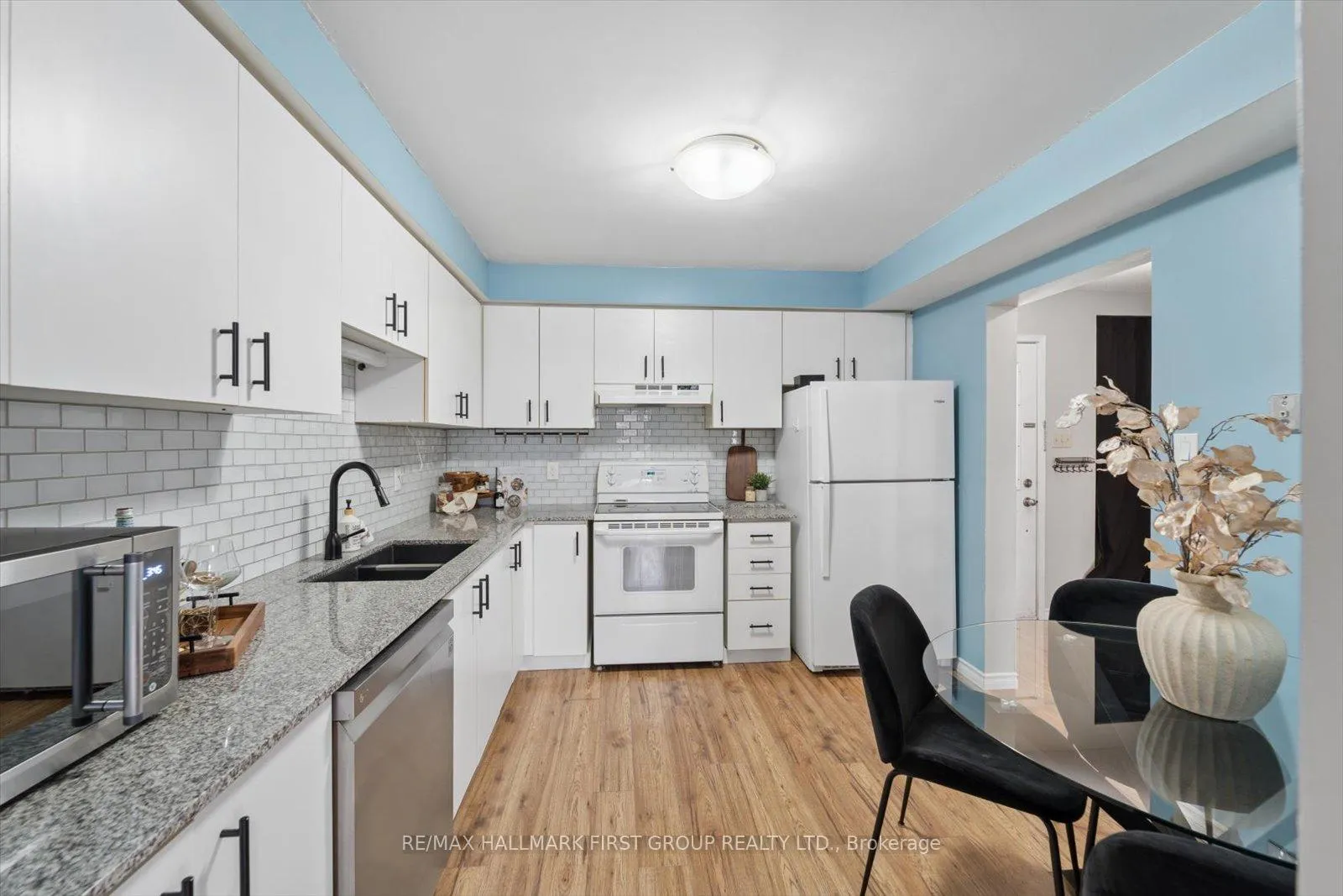 Photo 6 of 95 Vail Meadows Crescent, Clarington, Bowmanville — HOMEH
