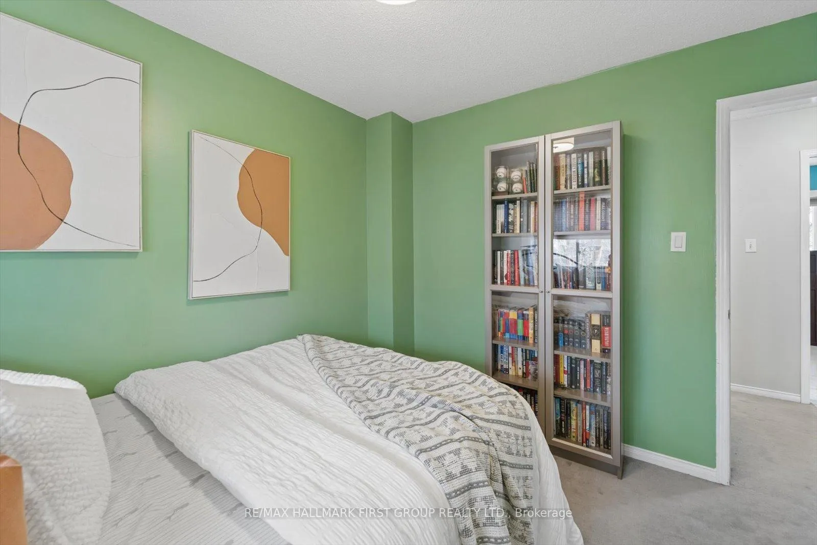 Photo 12 of 95 Vail Meadows Crescent, Clarington, Bowmanville — HOMEH