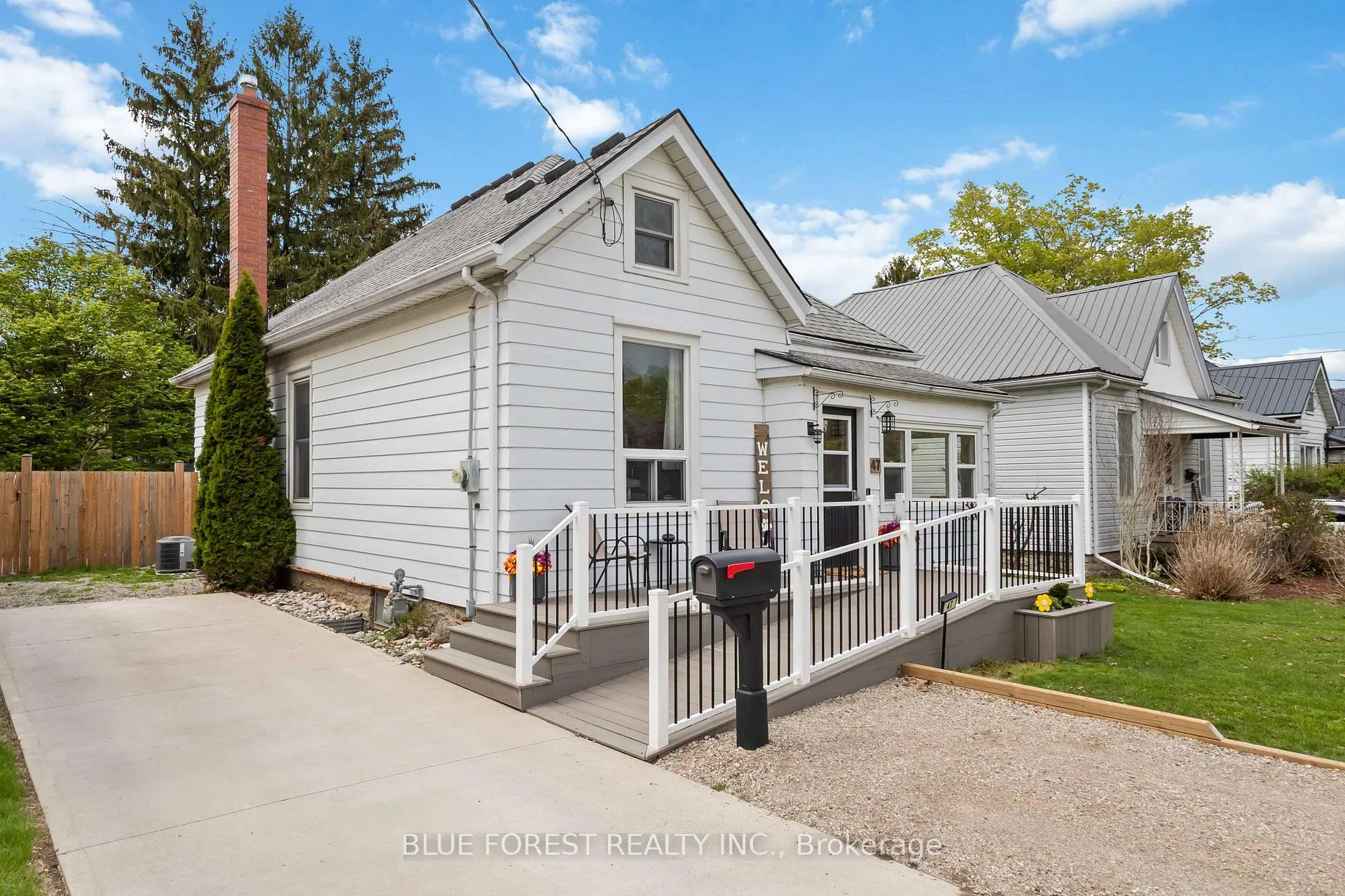 Photo 4 of 47 Devonshire Place, St. Thomas — HOMEH