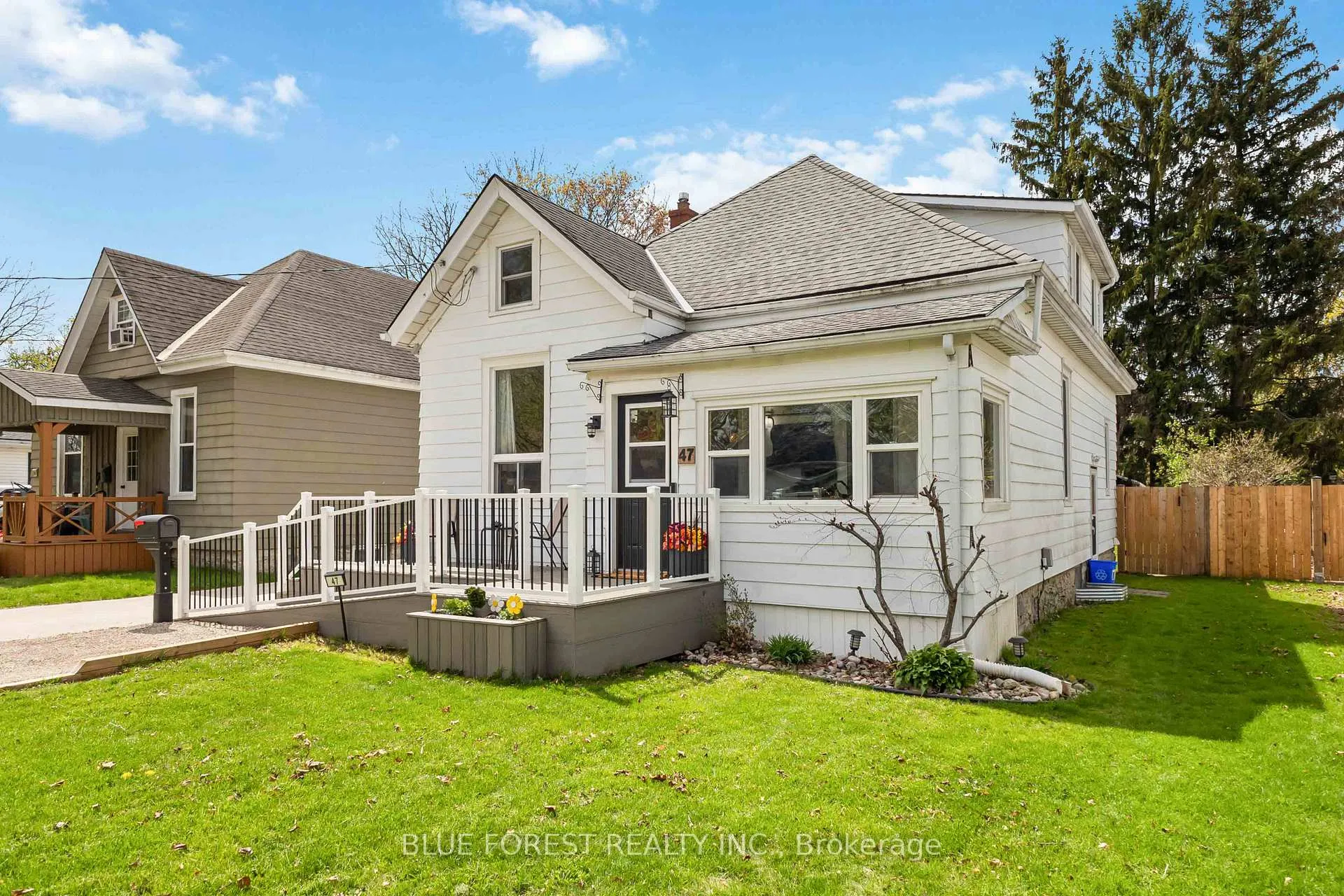 Photo 6 of 47 Devonshire Place, St. Thomas — HOMEH