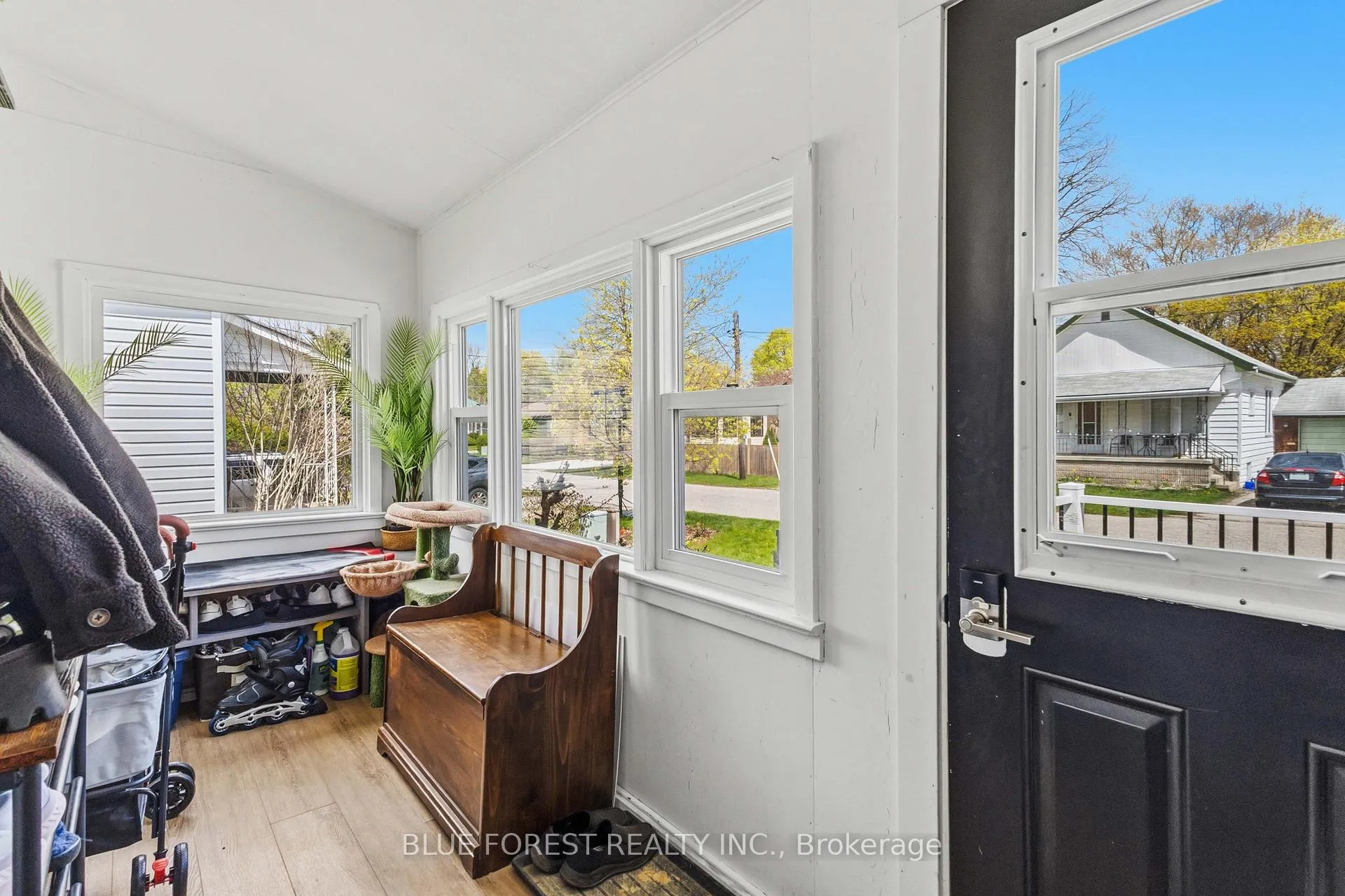Photo 9 of 47 Devonshire Place, St. Thomas — HOMEH