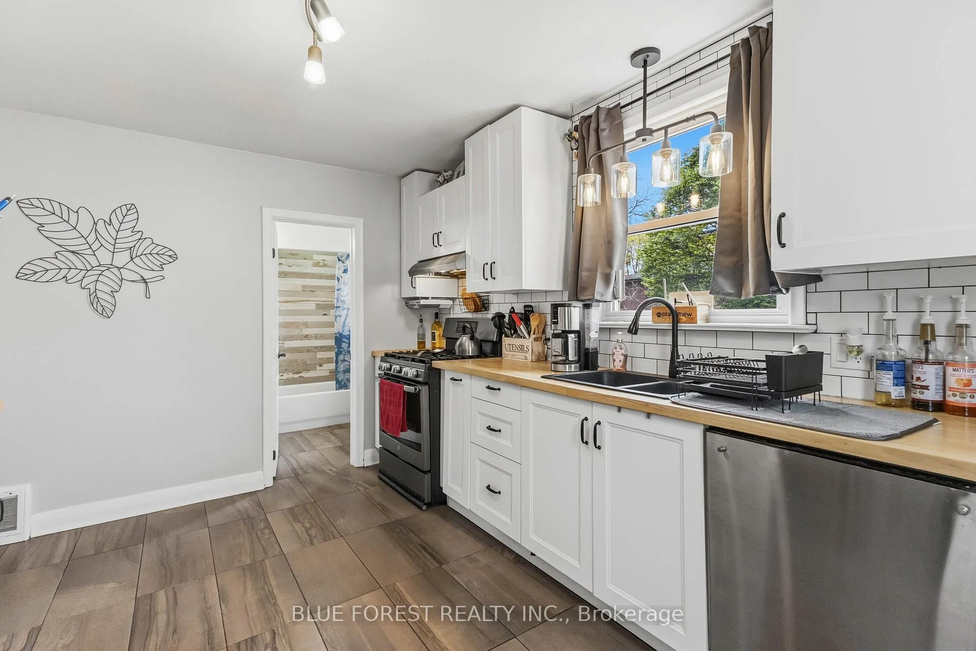 Photo 24 of 47 Devonshire Place, St. Thomas — HOMEH