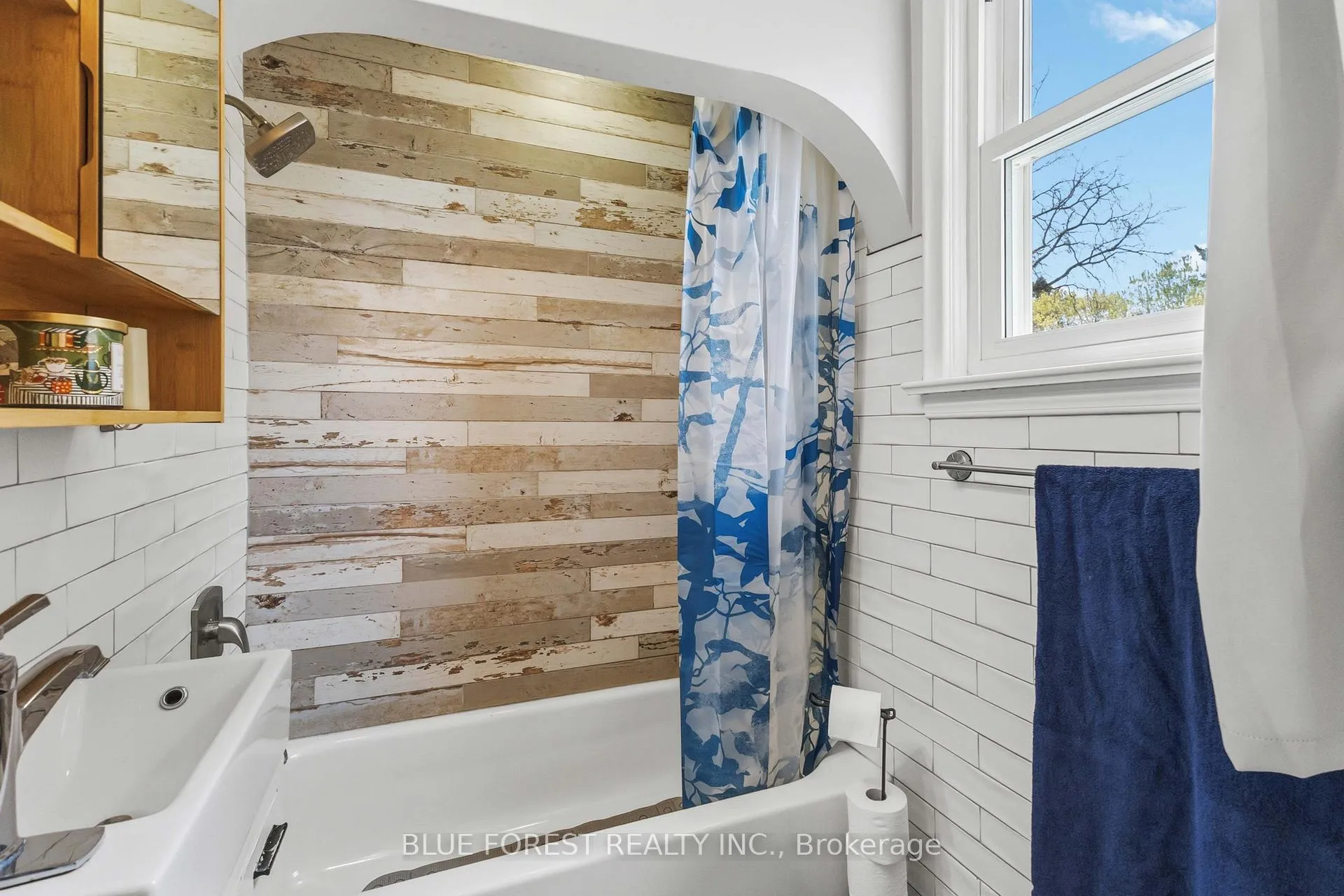 Photo 25 of 47 Devonshire Place, St. Thomas — HOMEH