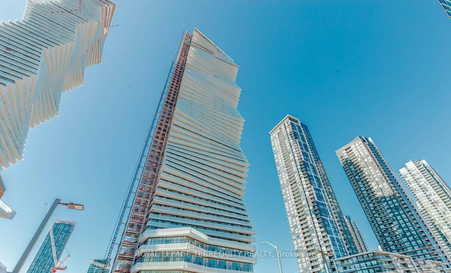 Photo 2 of Unit 305, 3900 Confederation Parkway, Mississauga, City Centre — HOMEH