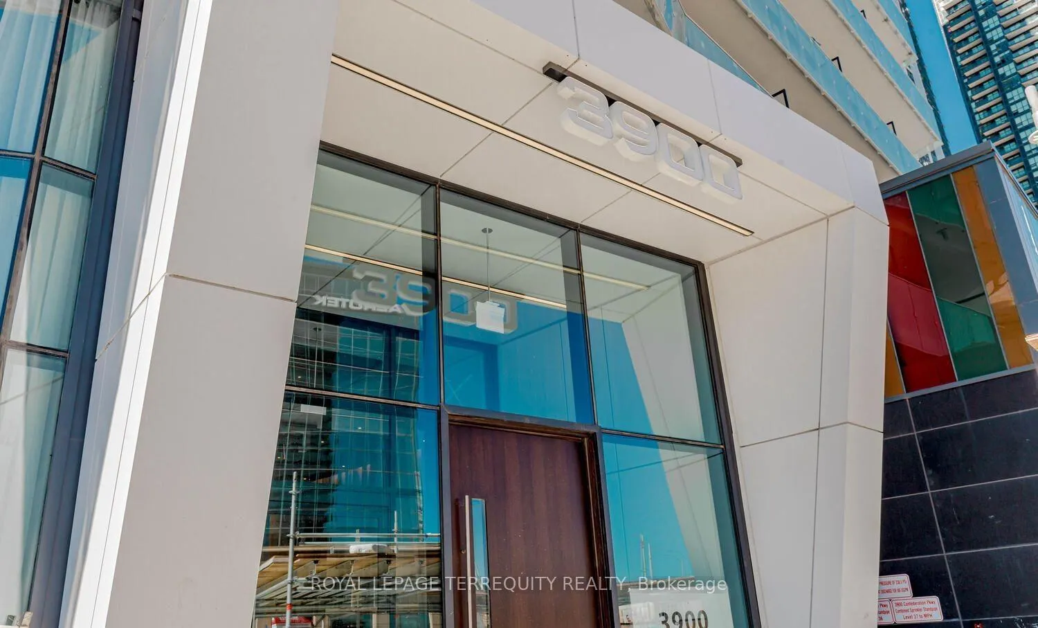 Photo 3 of Unit 305, 3900 Confederation Parkway, Mississauga, City Centre — HOMEH