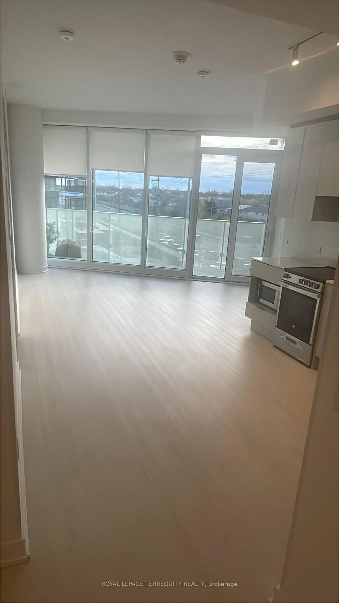Photo 13 of Unit 305, 3900 Confederation Parkway, Mississauga, City Centre — HOMEH