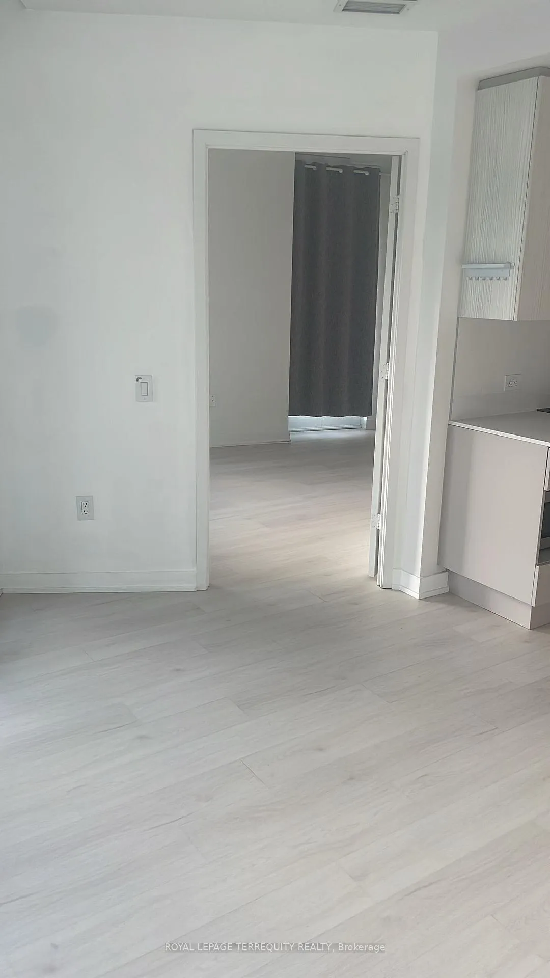 Photo 17 of Unit 305, 3900 Confederation Parkway, Mississauga, City Centre — HOMEH