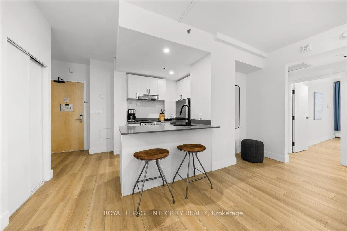 Photo 4 of Unit 617, 161 Laurier Avenue W, Ottawa, Ottawa Centre — HOMEH