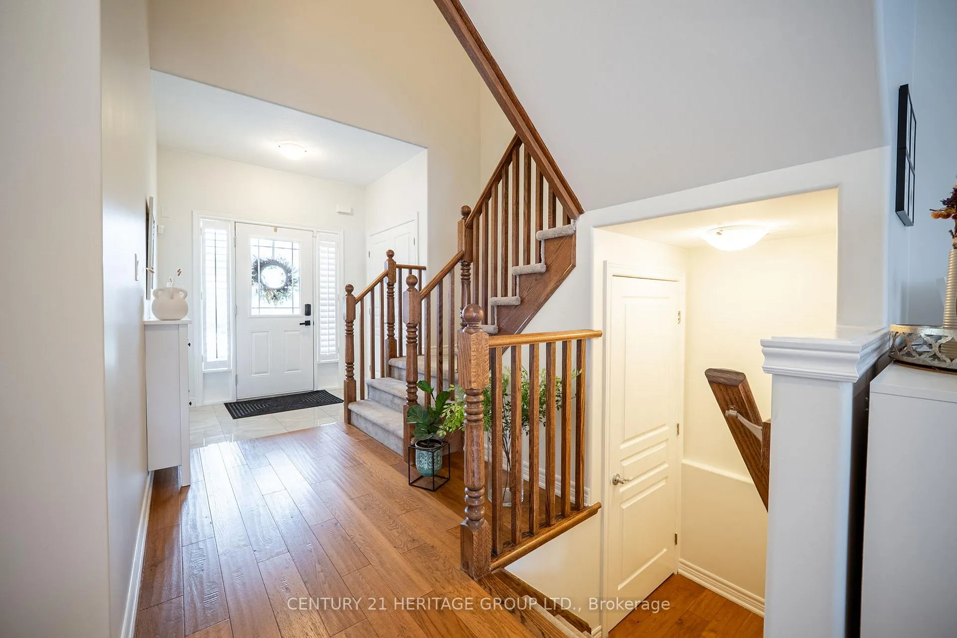 Photo 4 of 195 Pumpkin Pass, Hamilton, Binbrook — HOMEH