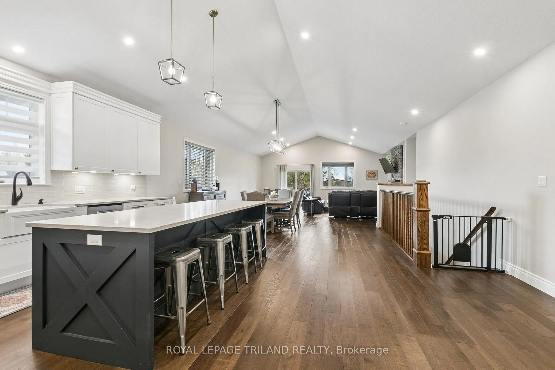 Photo 5 of 76 Coulter Avenue, St. Thomas — HOMEH