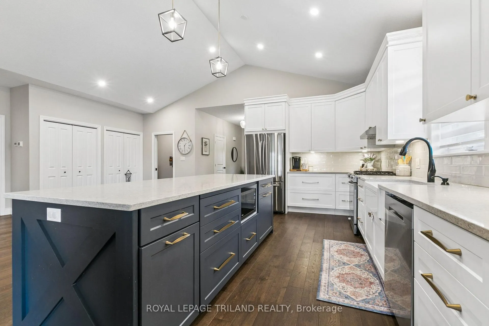 Photo 8 of 76 Coulter Avenue, St. Thomas — HOMEH