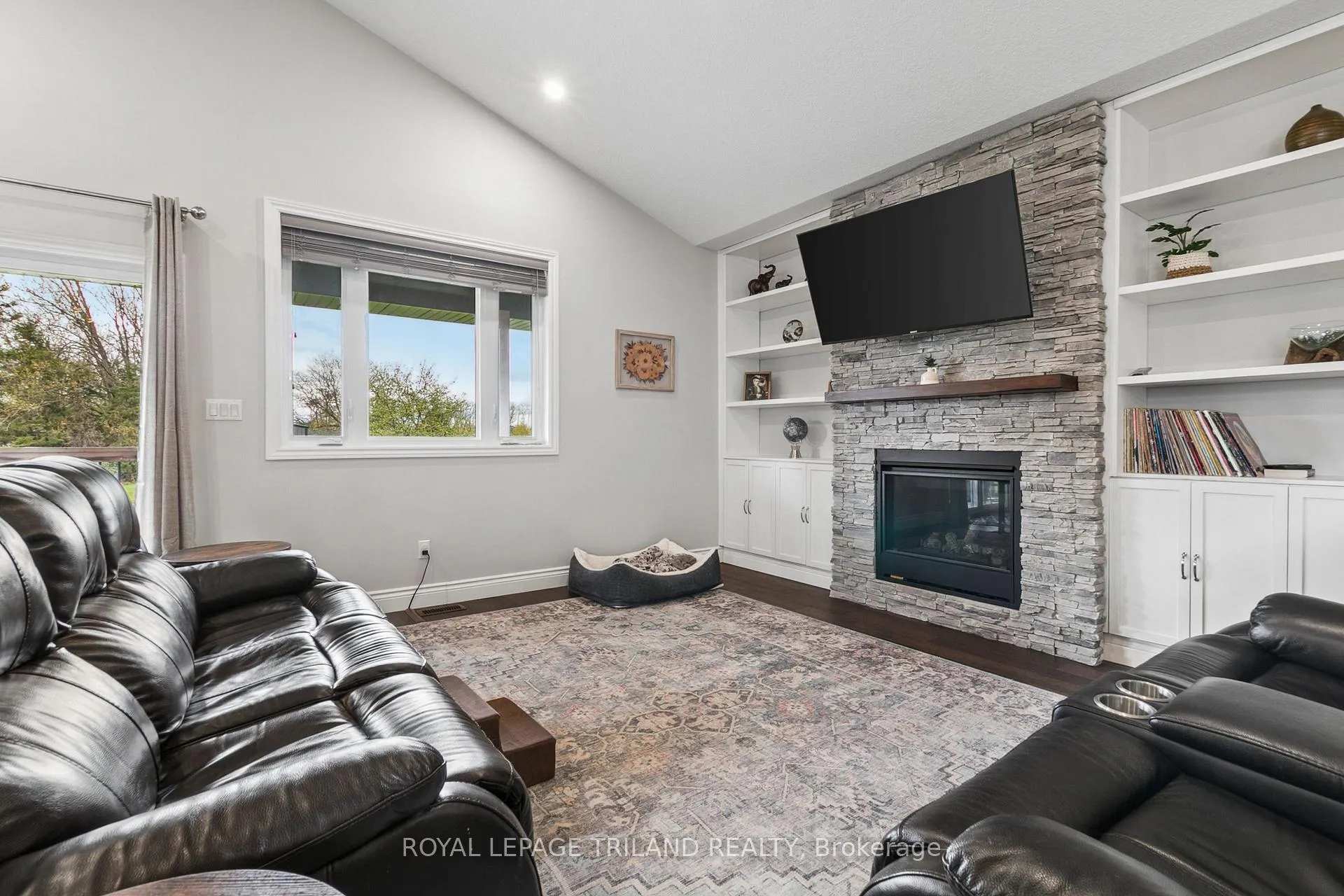 Photo 11 of 76 Coulter Avenue, St. Thomas — HOMEH
