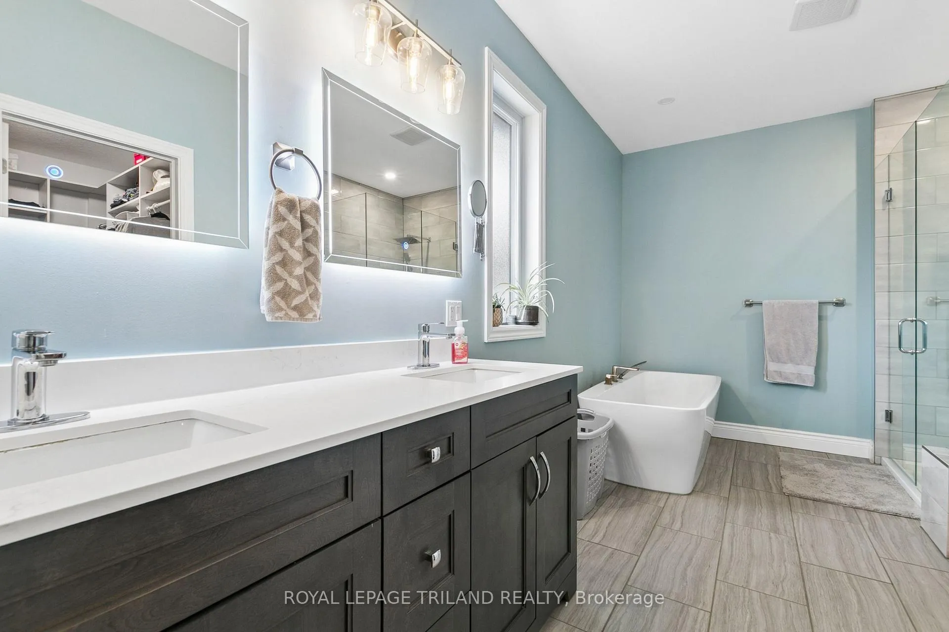 Photo 17 of 76 Coulter Avenue, St. Thomas — HOMEH