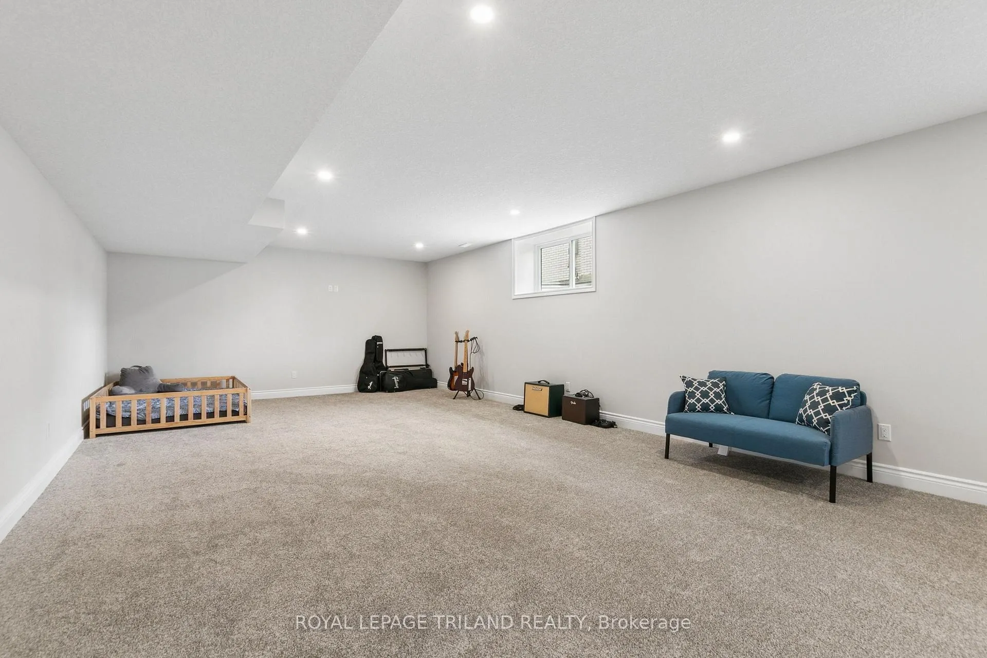 Photo 22 of 76 Coulter Avenue, St. Thomas — HOMEH