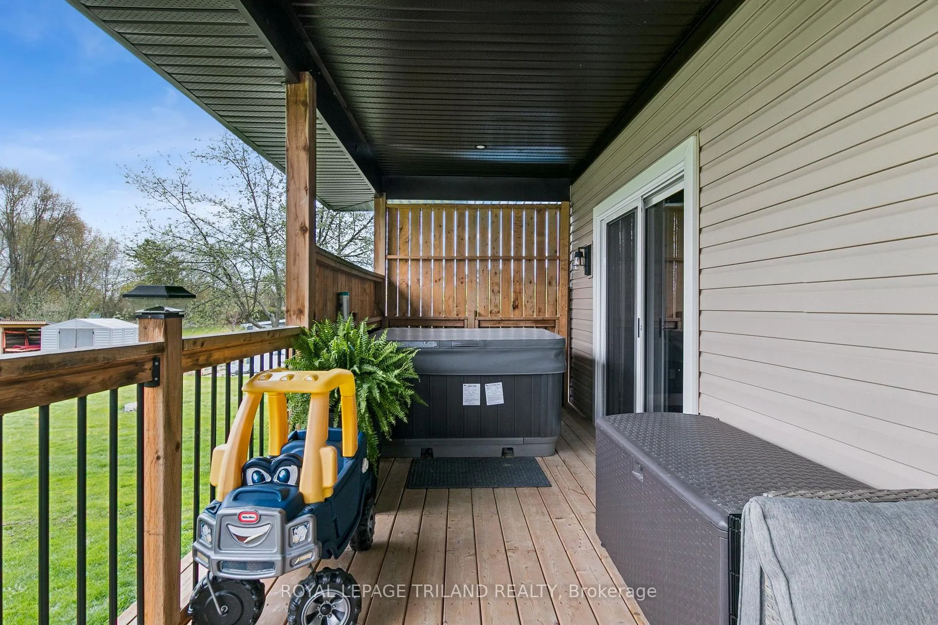 Photo 35 of 76 Coulter Avenue, St. Thomas — HOMEH