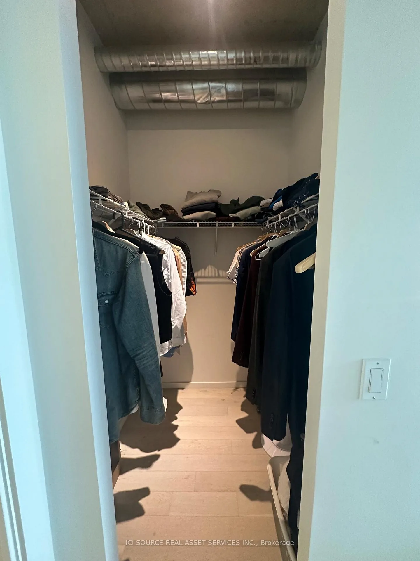 Photo 3 of Unit 912, 21 Lawren Harris Square, Toronto, Moss Park — HOMEH