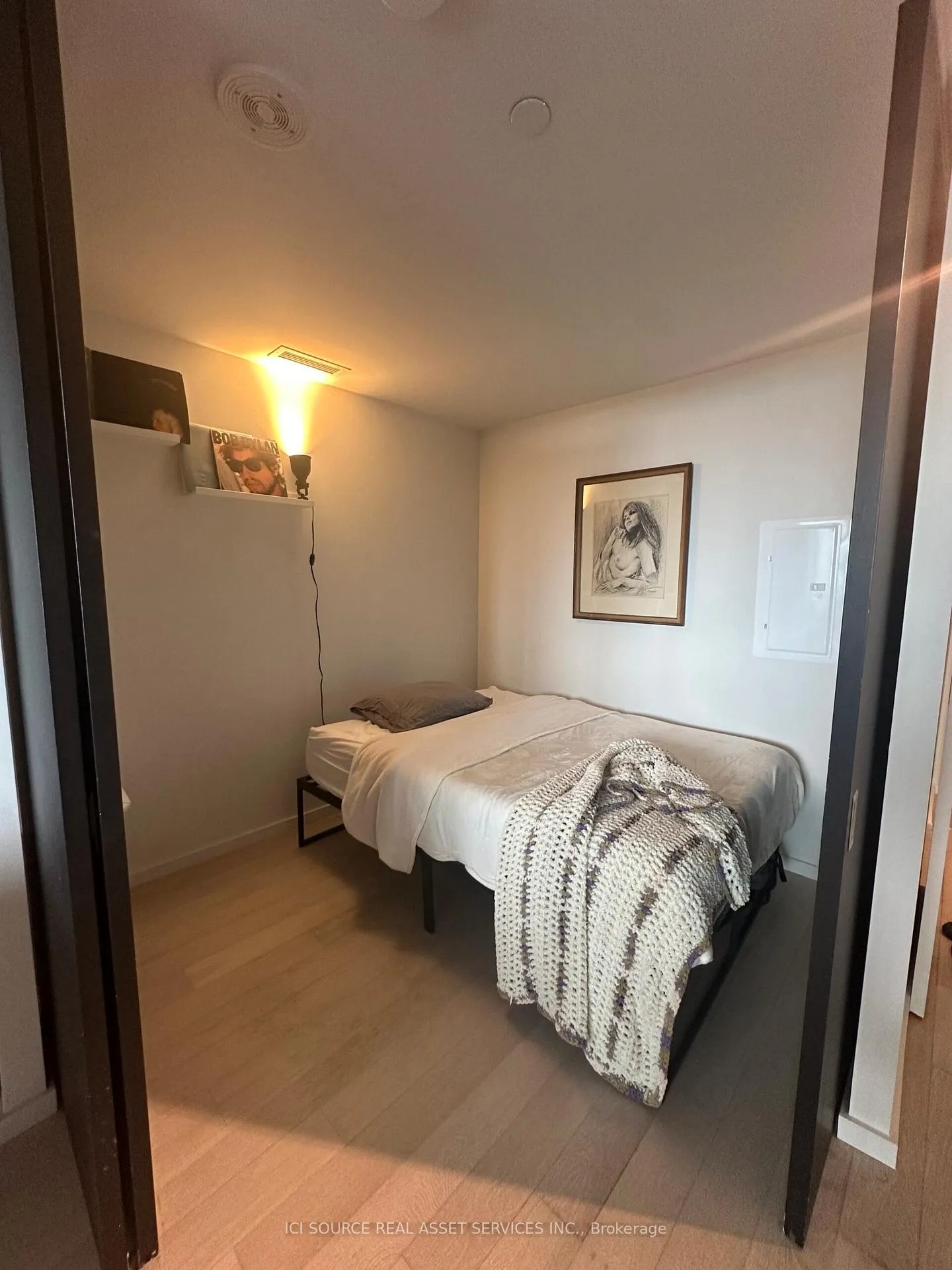 Photo 4 of Unit 912, 21 Lawren Harris Square, Toronto, Moss Park — HOMEH