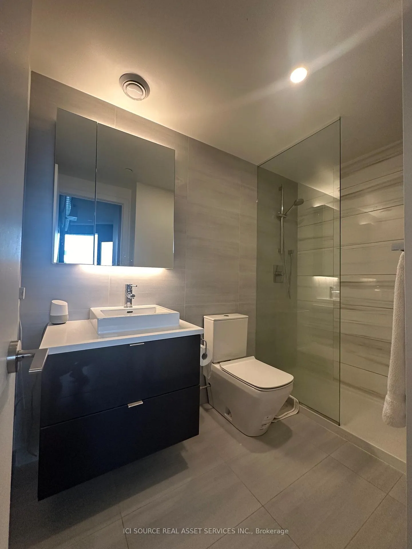 Photo 5 of Unit 912, 21 Lawren Harris Square, Toronto, Moss Park — HOMEH