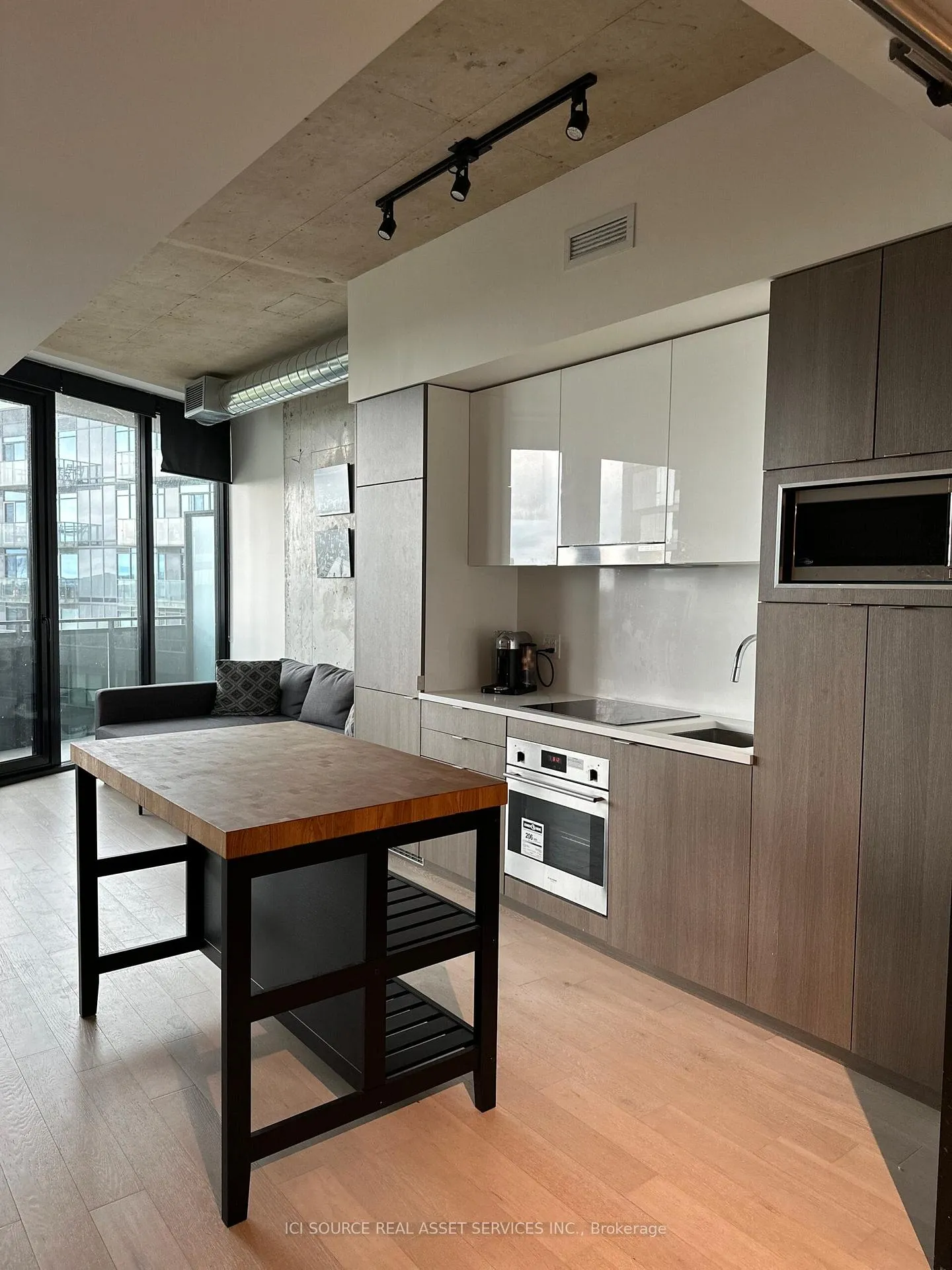 Photo 7 of Unit 912, 21 Lawren Harris Square, Toronto, Moss Park — HOMEH