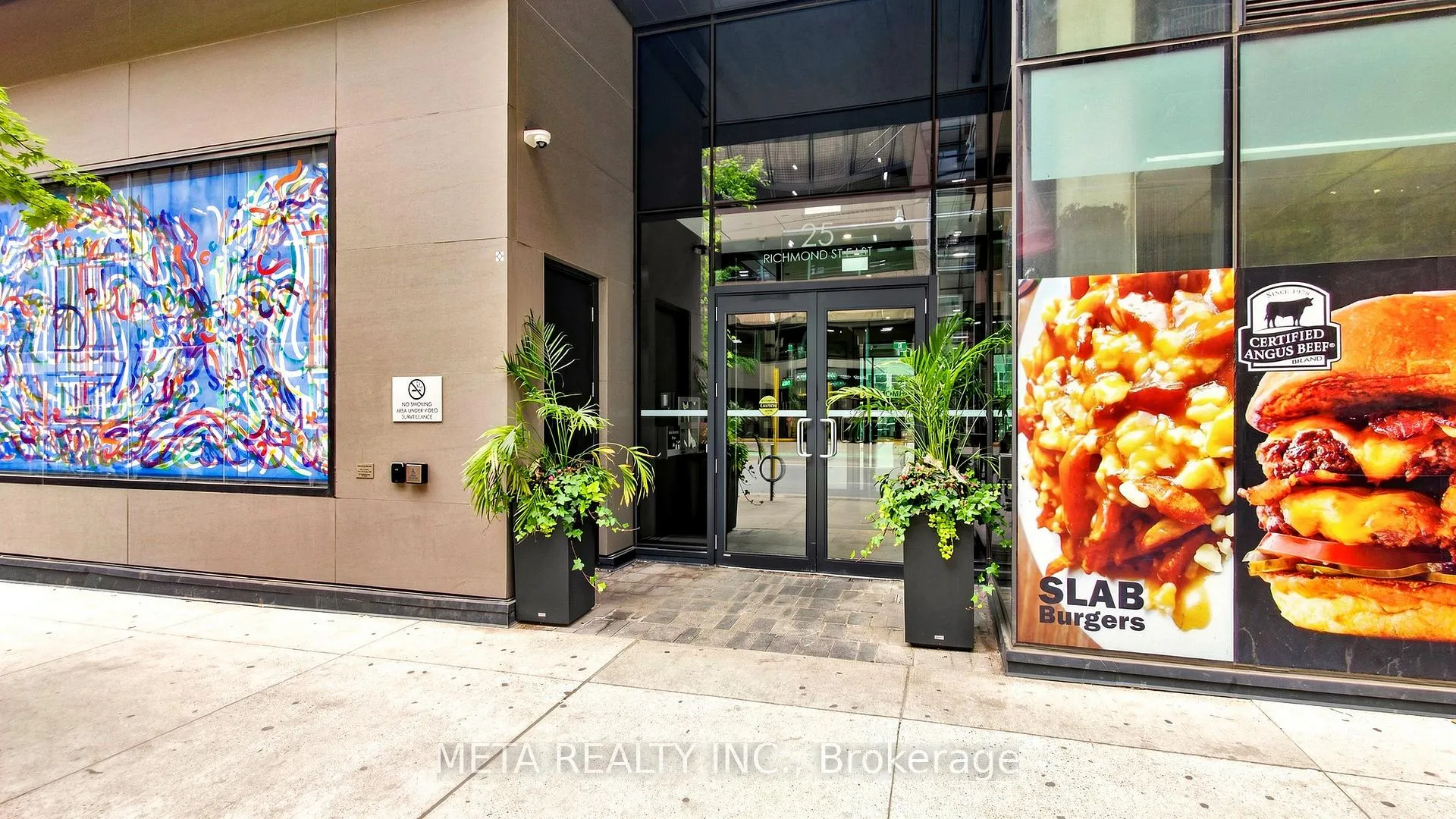 Photo 2 of Unit 916, 25 Richmond Street E, Toronto, Church-Yonge Corridor — HOMEH
