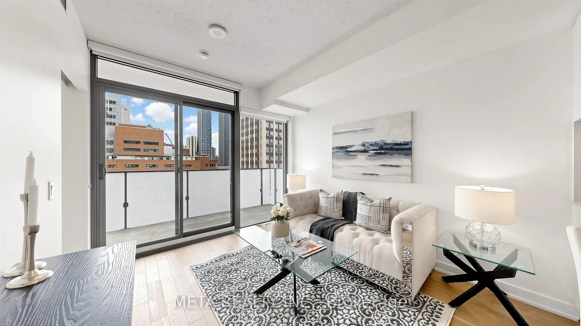 Photo 4 of Unit 916, 25 Richmond Street E, Toronto, Church-Yonge Corridor — HOMEH