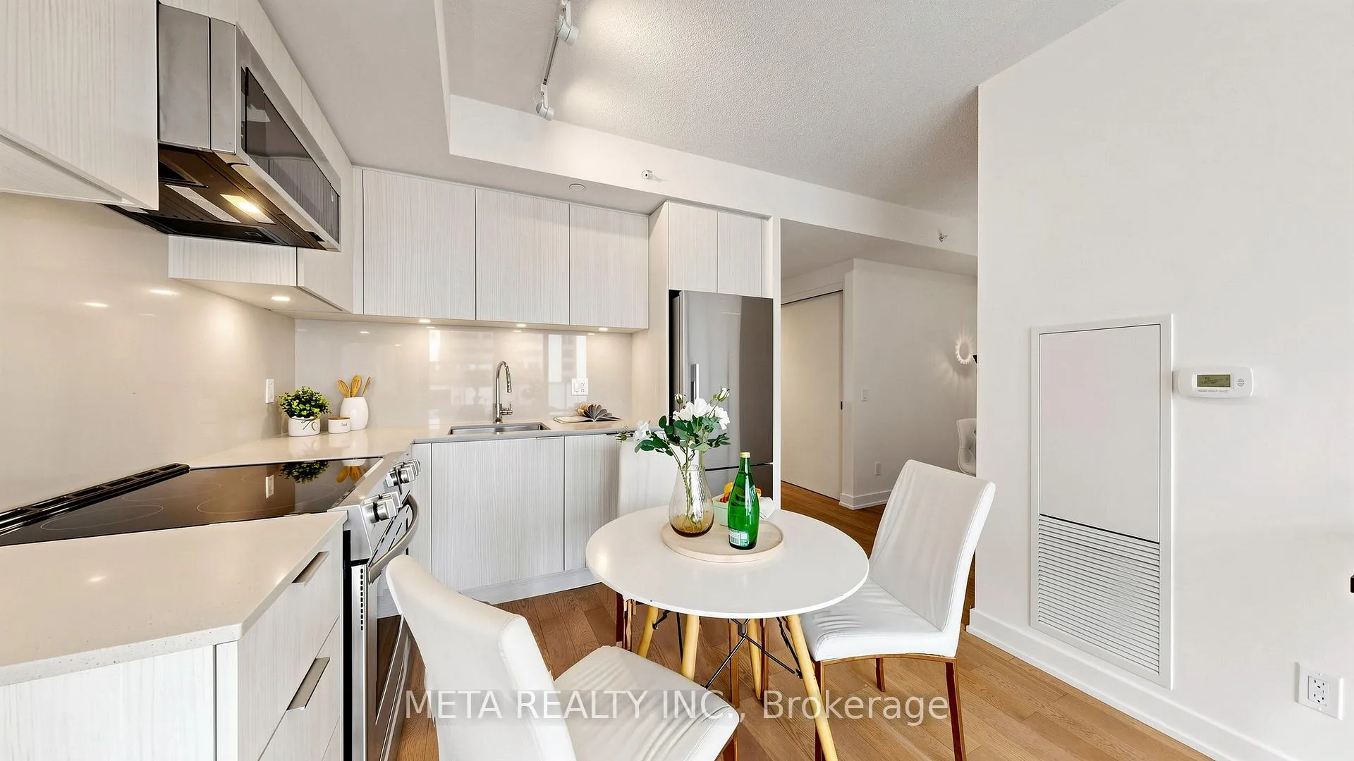 Photo 12 of Unit 916, 25 Richmond Street E, Toronto, Church-Yonge Corridor — HOMEH