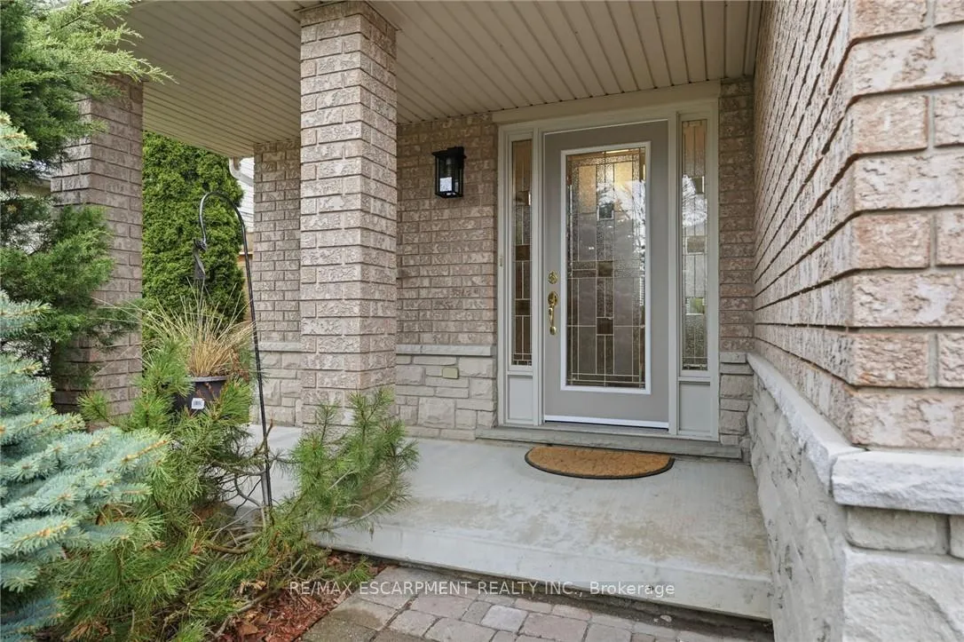 Photo 2 of 42 Archer Way, Hamilton, Villages of Glancaster — HOMEH