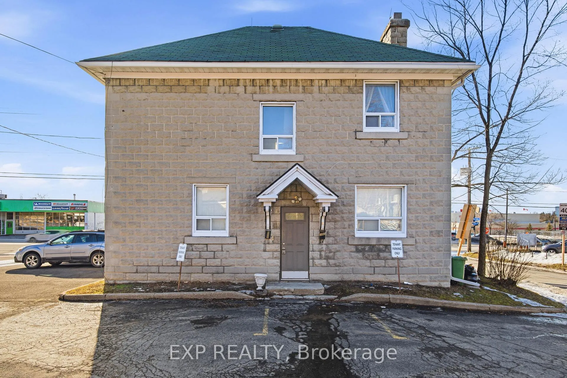 Photo 4 of 1663 Bank Street, Ottawa, Ridgemont — HOMEH