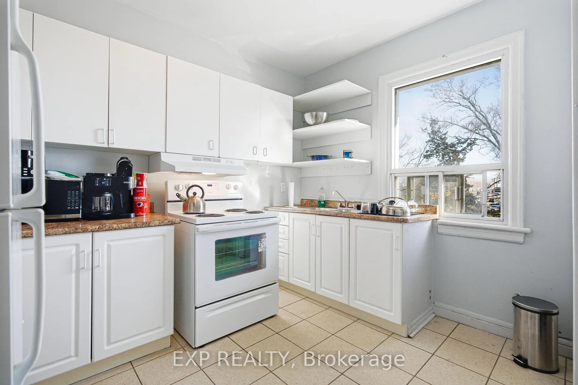 Photo 10 of 1663 Bank Street, Ottawa, Ridgemont — HOMEH