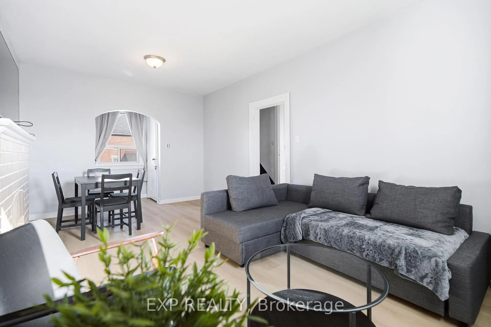 Photo 23 of 1663 Bank Street, Ottawa, Ridgemont — HOMEH