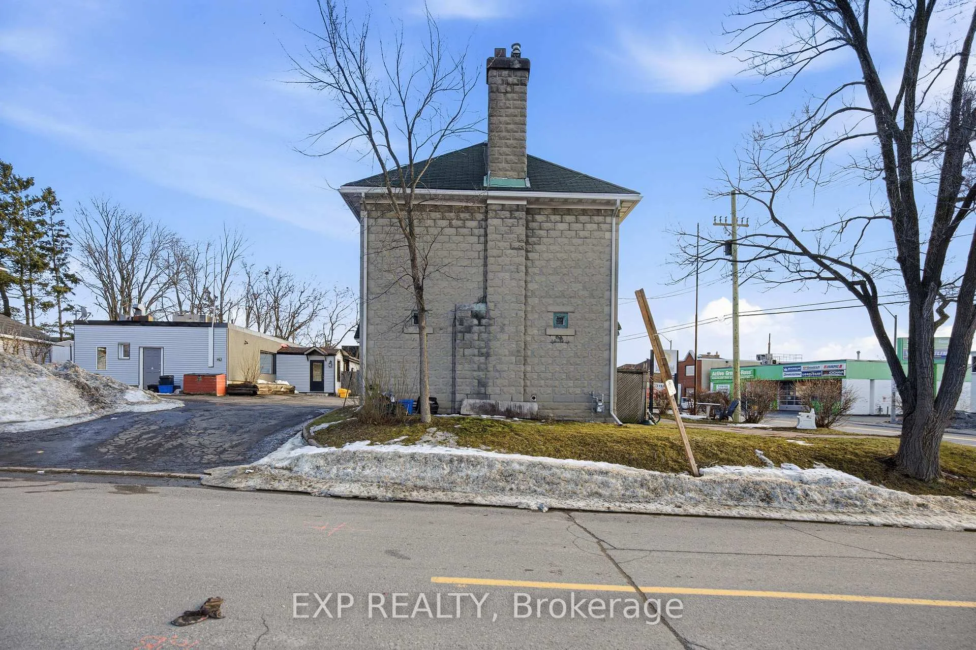 Photo 32 of 1663 Bank Street, Ottawa, Ridgemont — HOMEH