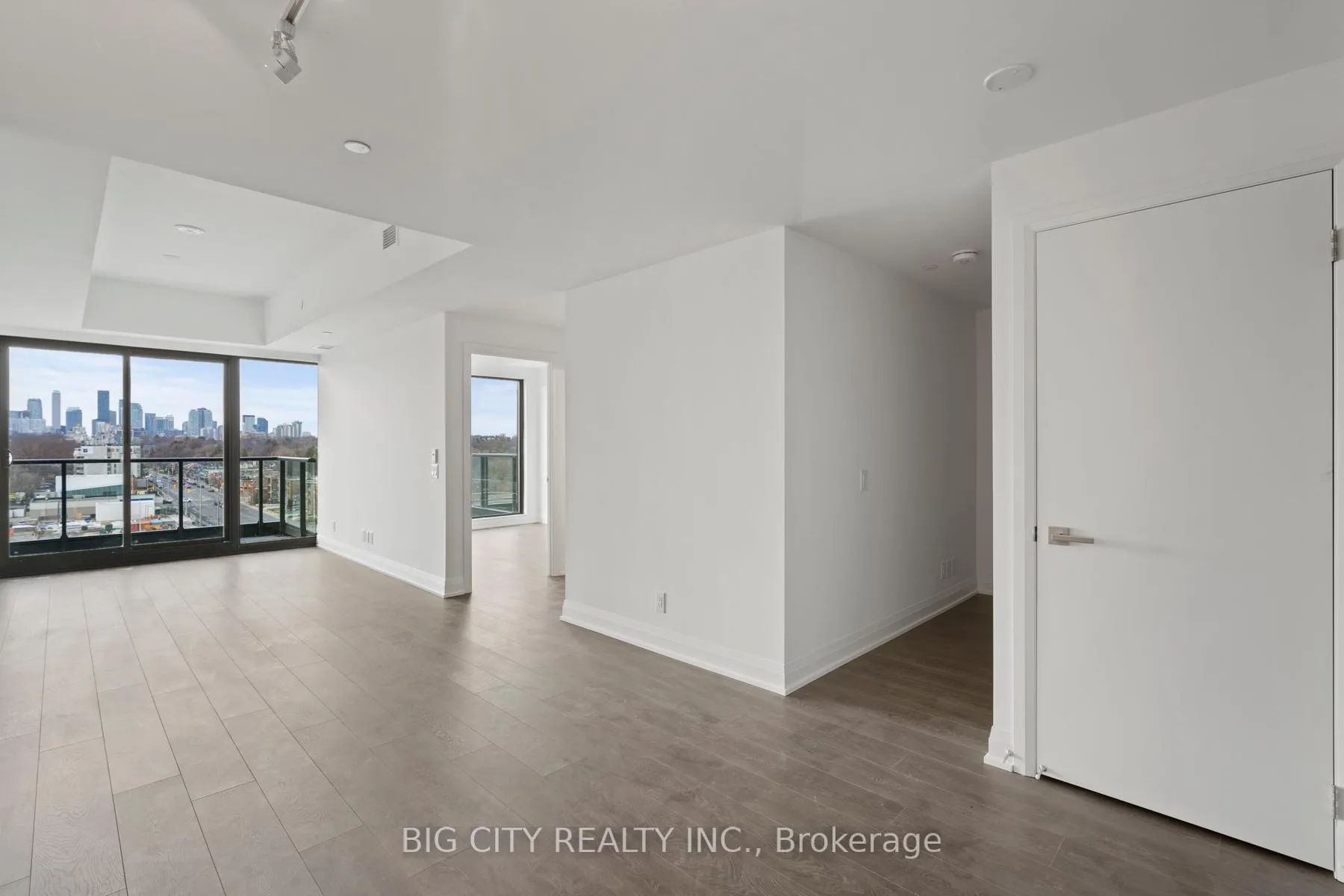Photo 4 of Unit 806, 33 Frederick Todd Way, Toronto, Thorncliffe Park — HOMEH