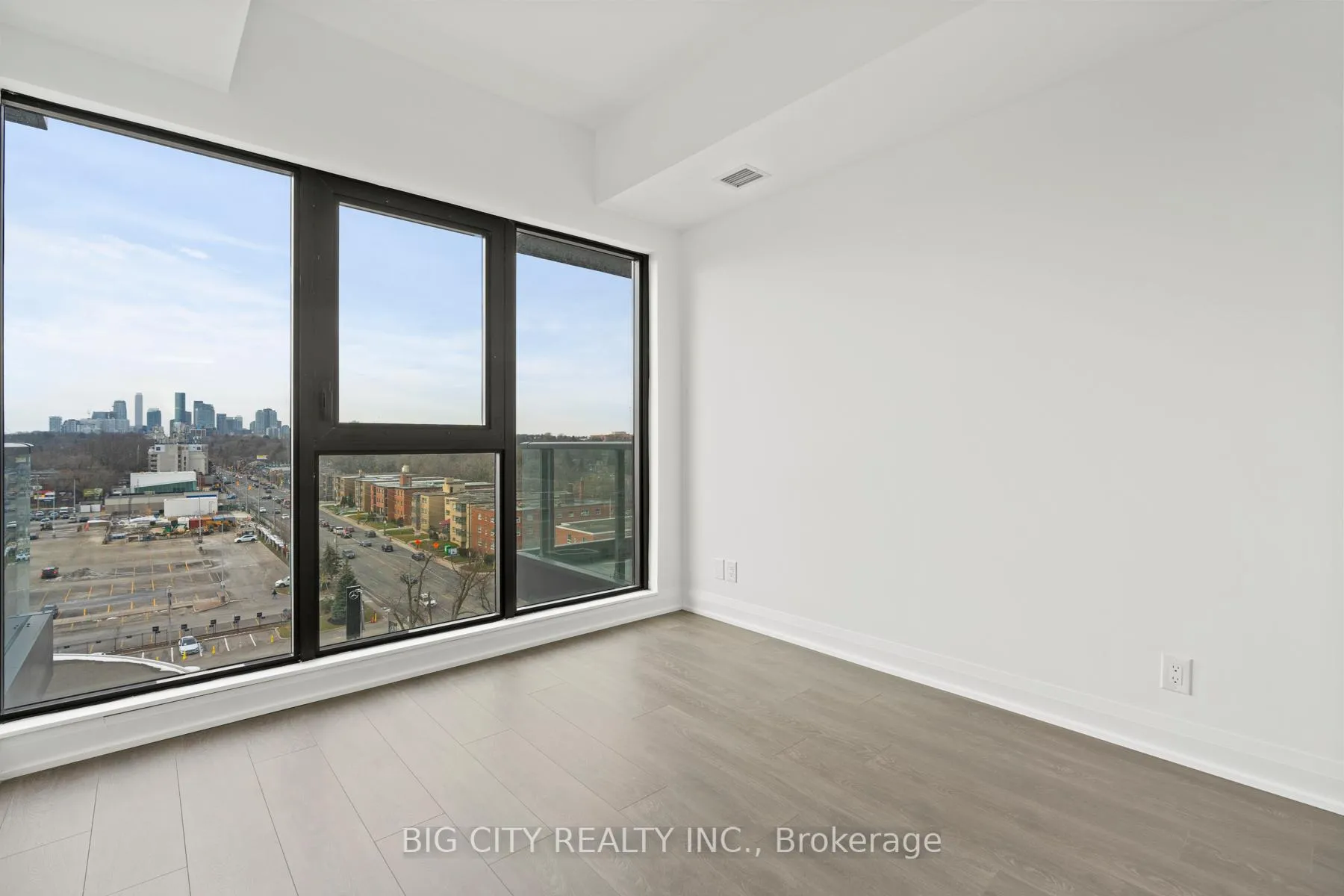 Photo 7 of Unit 806, 33 Frederick Todd Way, Toronto, Thorncliffe Park — HOMEH