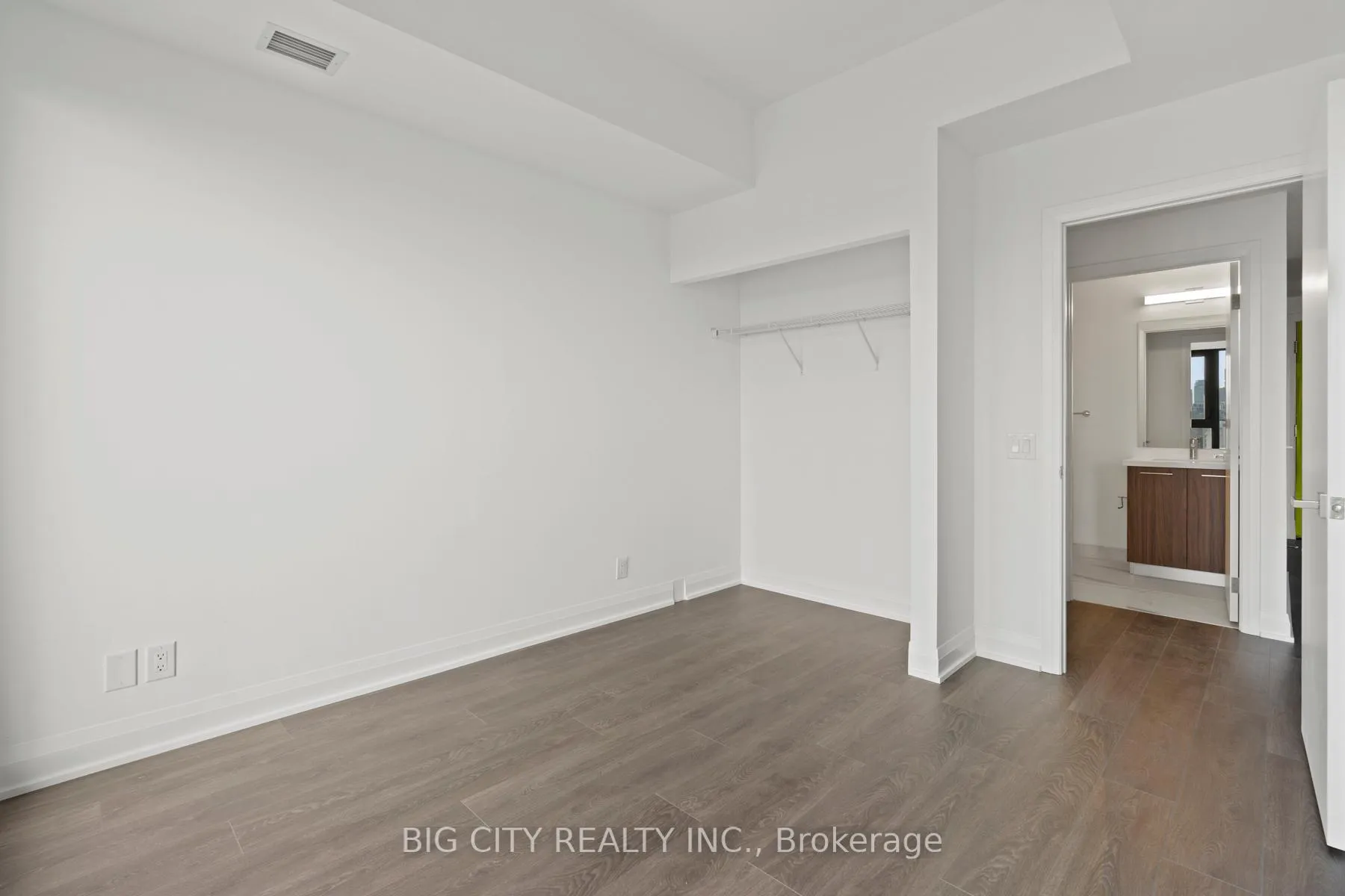 Photo 8 of Unit 806, 33 Frederick Todd Way, Toronto, Thorncliffe Park — HOMEH