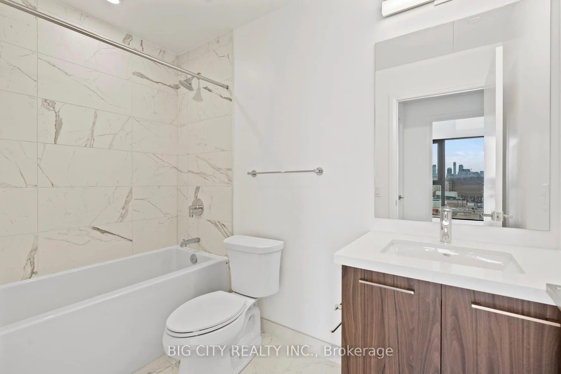 Photo 9 of Unit 806, 33 Frederick Todd Way, Toronto, Thorncliffe Park — HOMEH