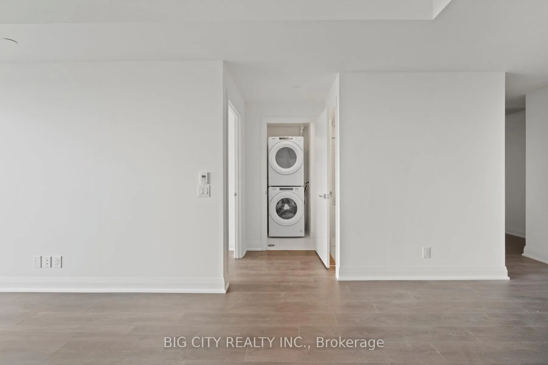 Photo 10 of Unit 806, 33 Frederick Todd Way, Toronto, Thorncliffe Park — HOMEH