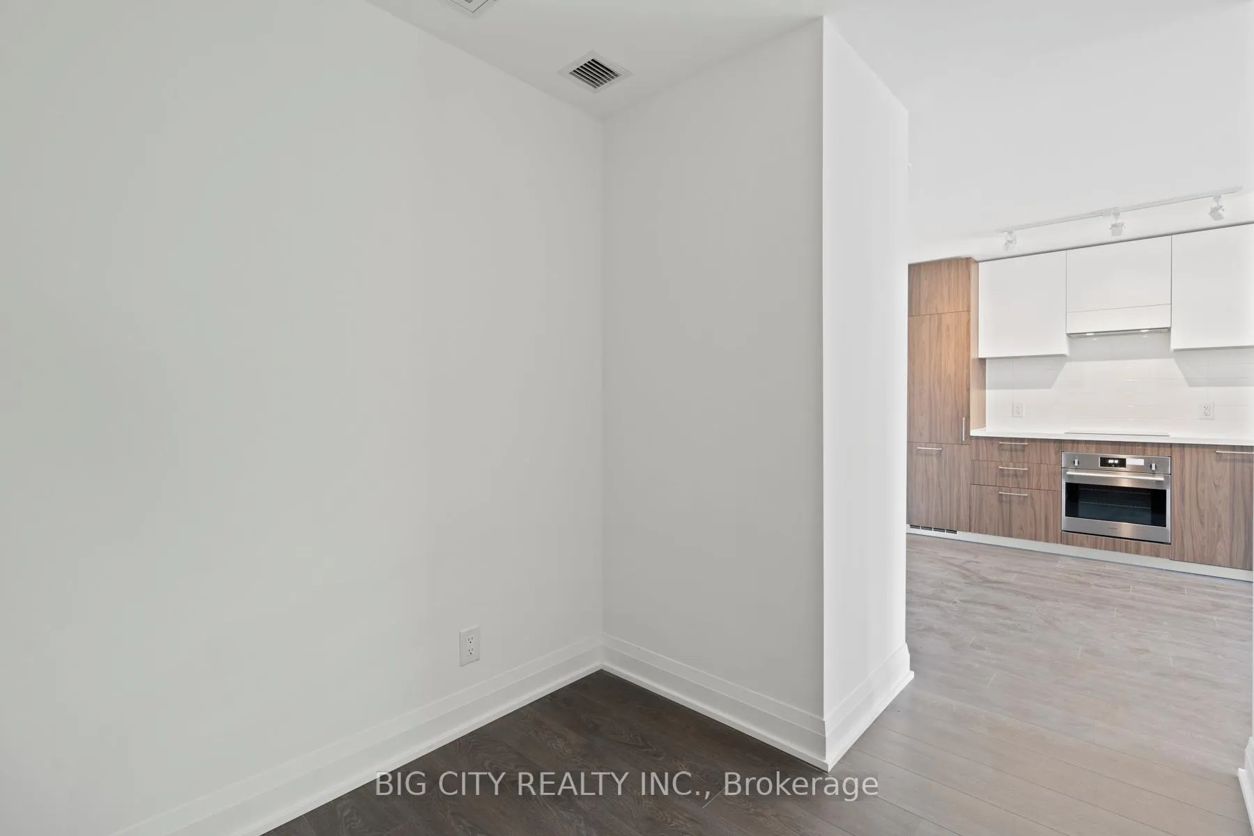 Photo 11 of Unit 806, 33 Frederick Todd Way, Toronto, Thorncliffe Park — HOMEH