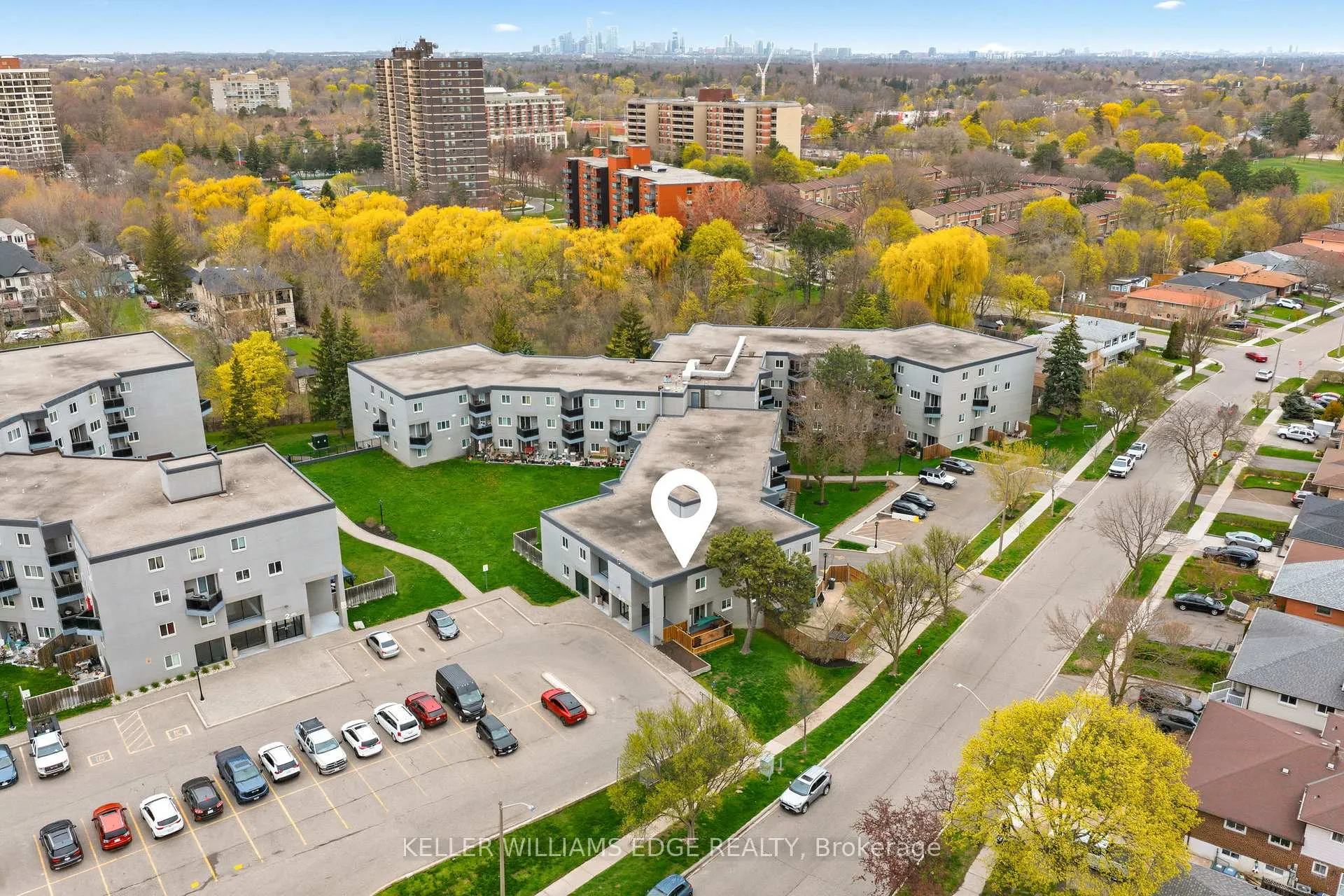 Photo 2 of Unit 157, 2001 Bonnymede Drive, Mississauga, Clarkson — HOMEH
